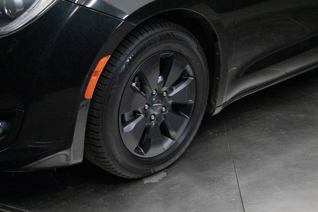 Used 2019 Chrysler Pacifica Limited w/ Advanced Safetytec Group image 7