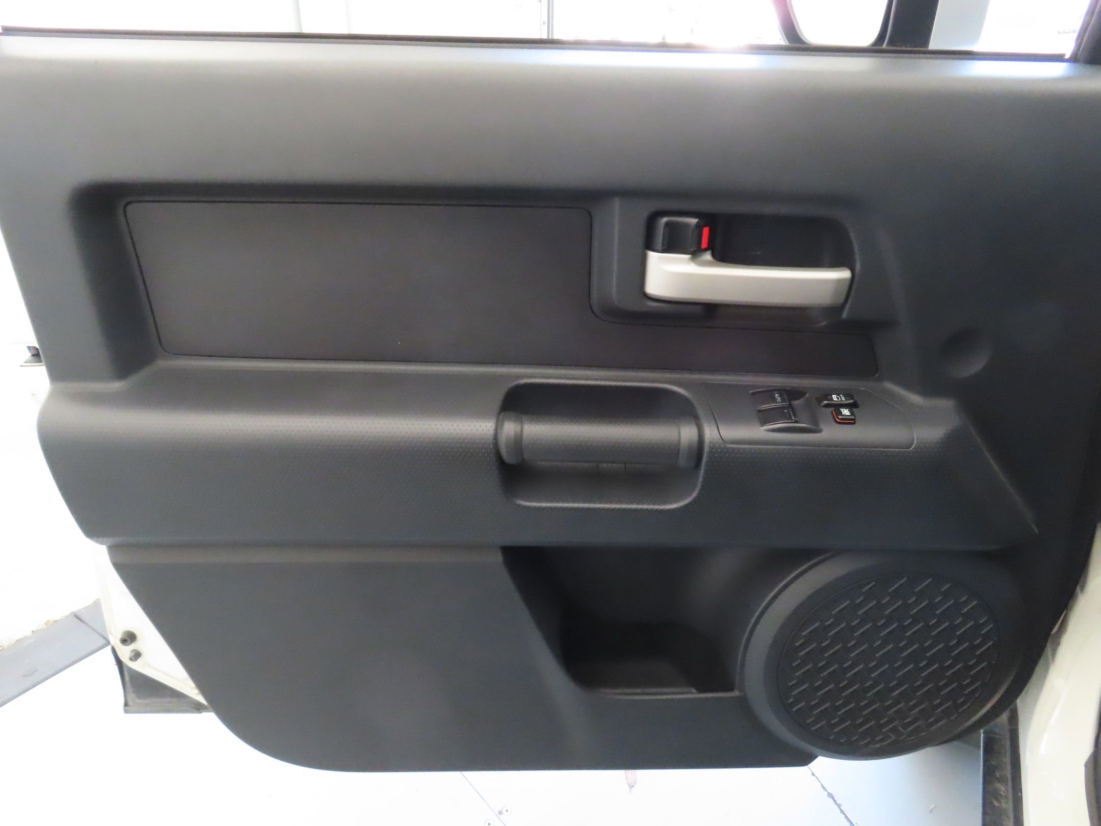 Used 2010 Toyota FJ Cruiser 4WD image 9