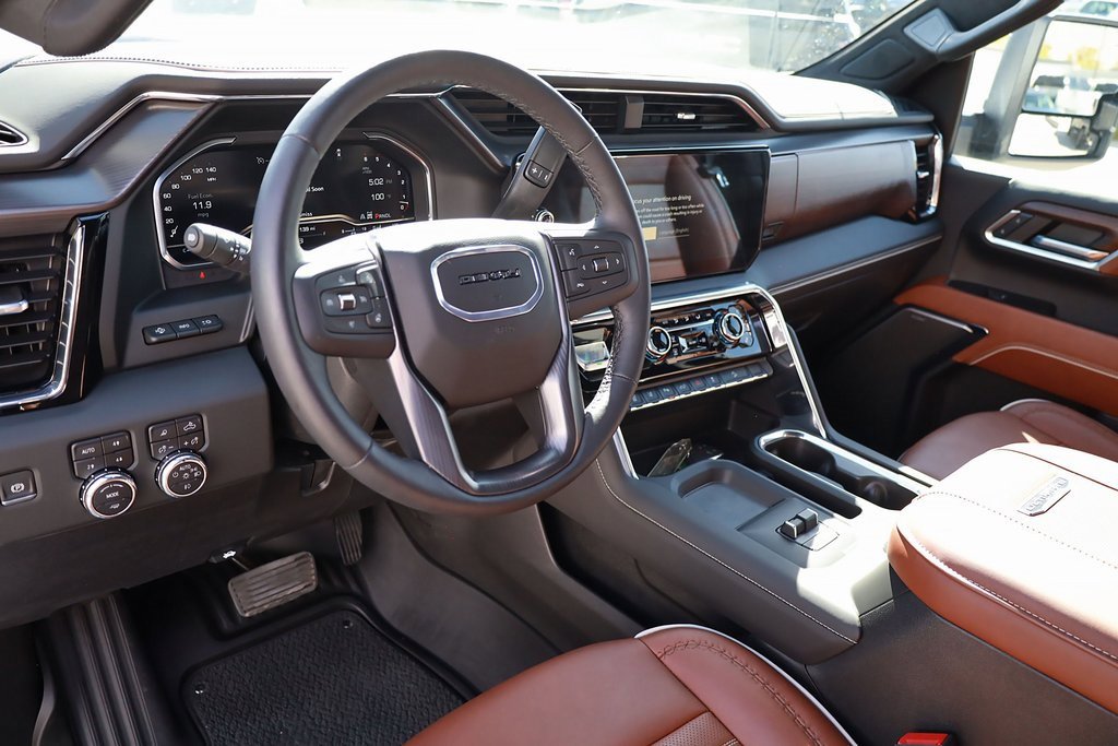 Used 2024 GMC Sierra 3500 Denali Ultimate image 13