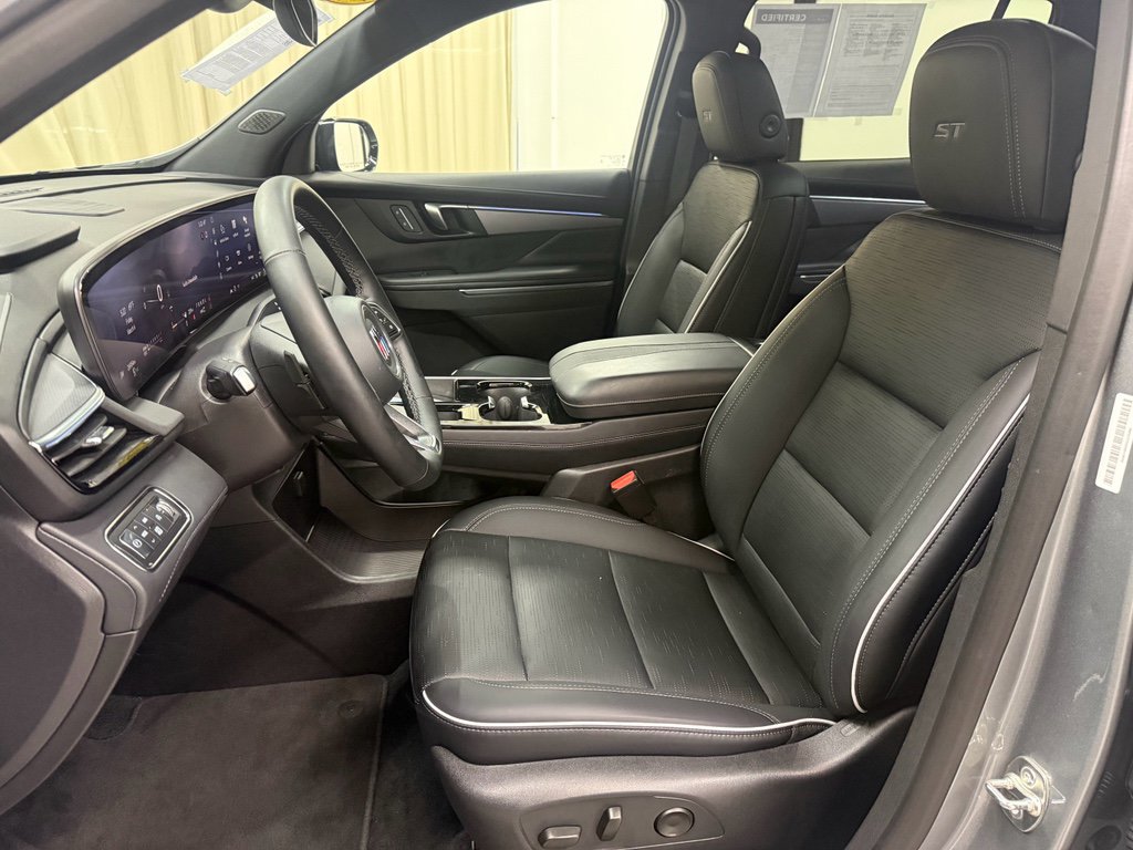 Certified 2025 Buick Enclave Sport Touring AWD/4WD image 30
