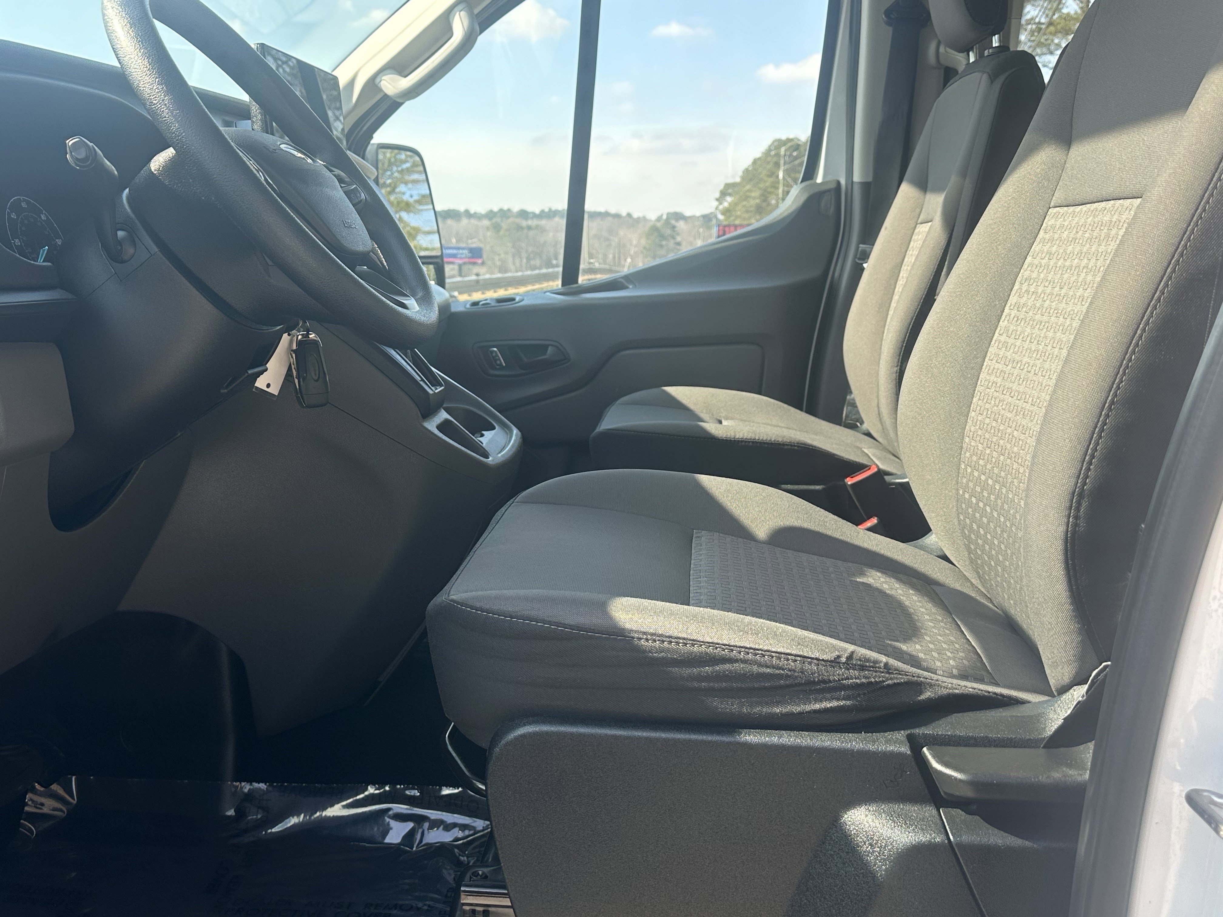 Used 2022 Ford Transit 350 XLT image 12