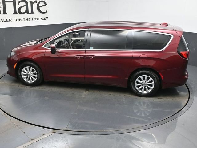 Used 2017 Chrysler Pacifica Touring w/ Tire & Wheel Group image 42