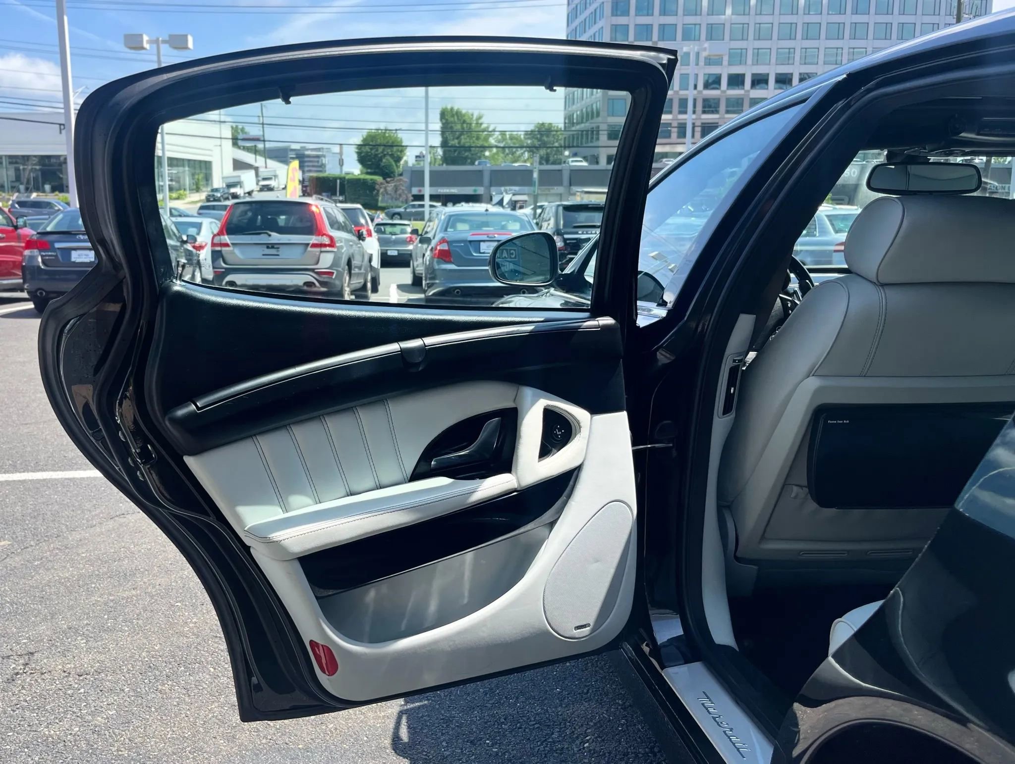 Used 2009 Maserati Quattroporte image 26