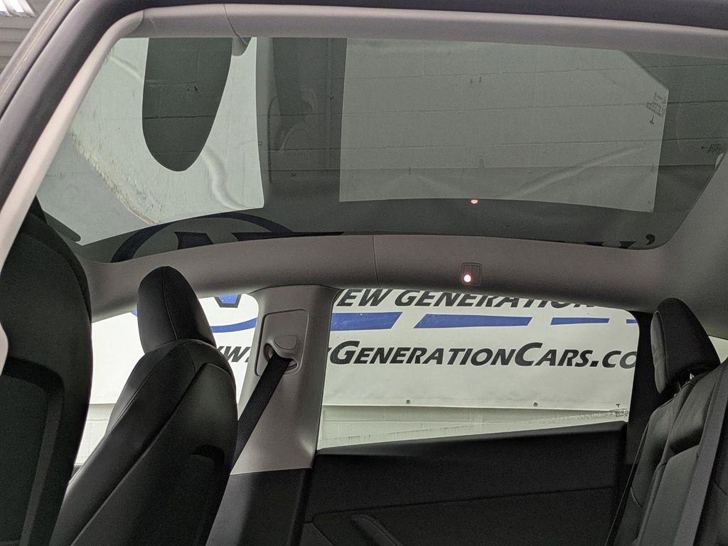 Used 2025 Tesla Model Y Long Range image 5