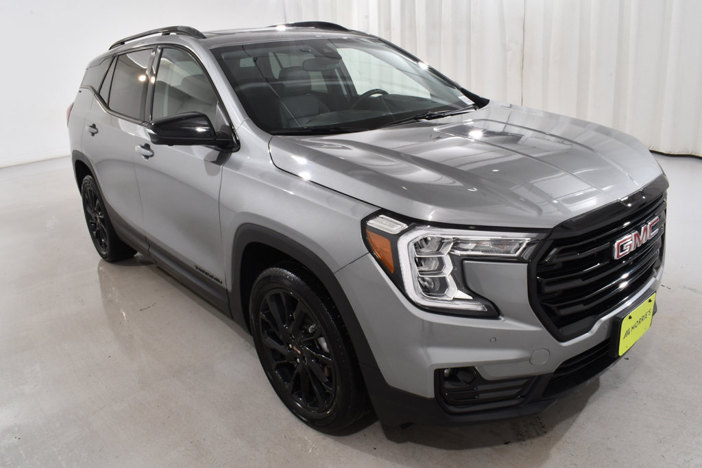 Used 2024 GMC Terrain SLT w/ Tech Package AWD/4WD image 5