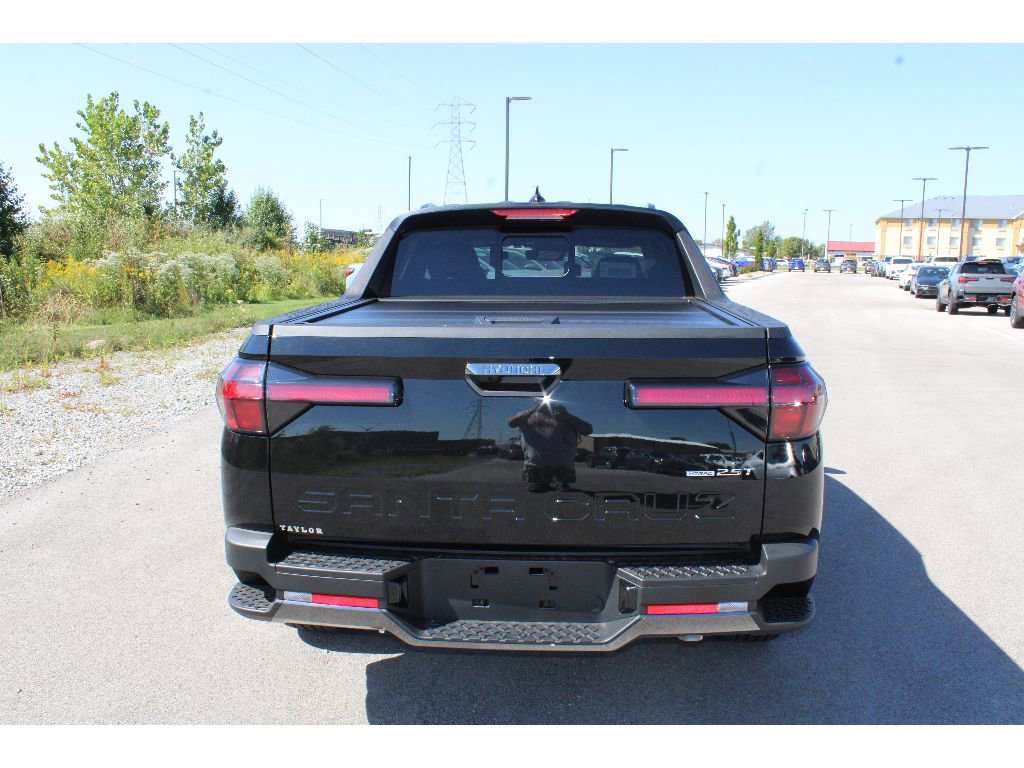 Used 2025 Hyundai Santa Cruz Limited image 4