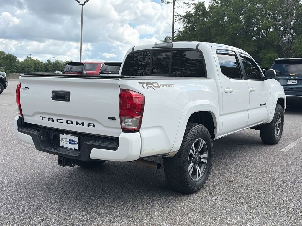 Used 2016 Toyota Tacoma TRD Sport w/ Towing Package RWD image 4