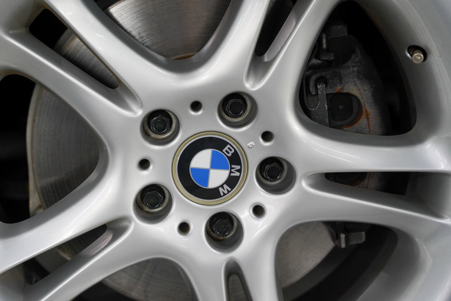 Used 2001 BMW Z8 RWD image 17