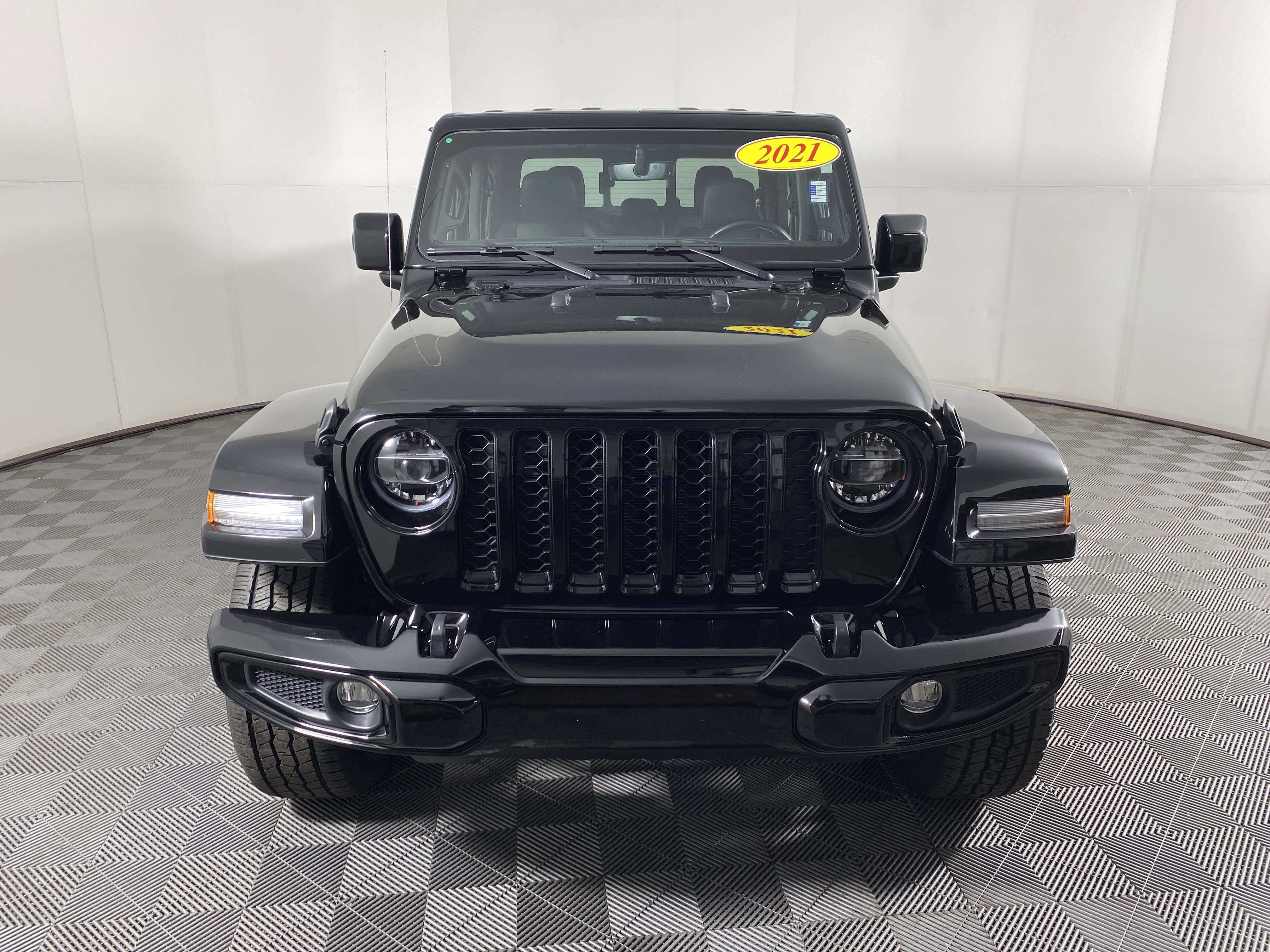 Used 2021 Jeep Gladiator Overland image 12