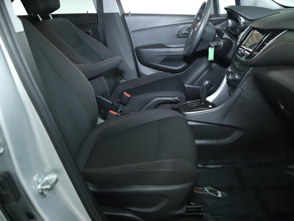 Used 2018 Chevrolet Trax LS image 32