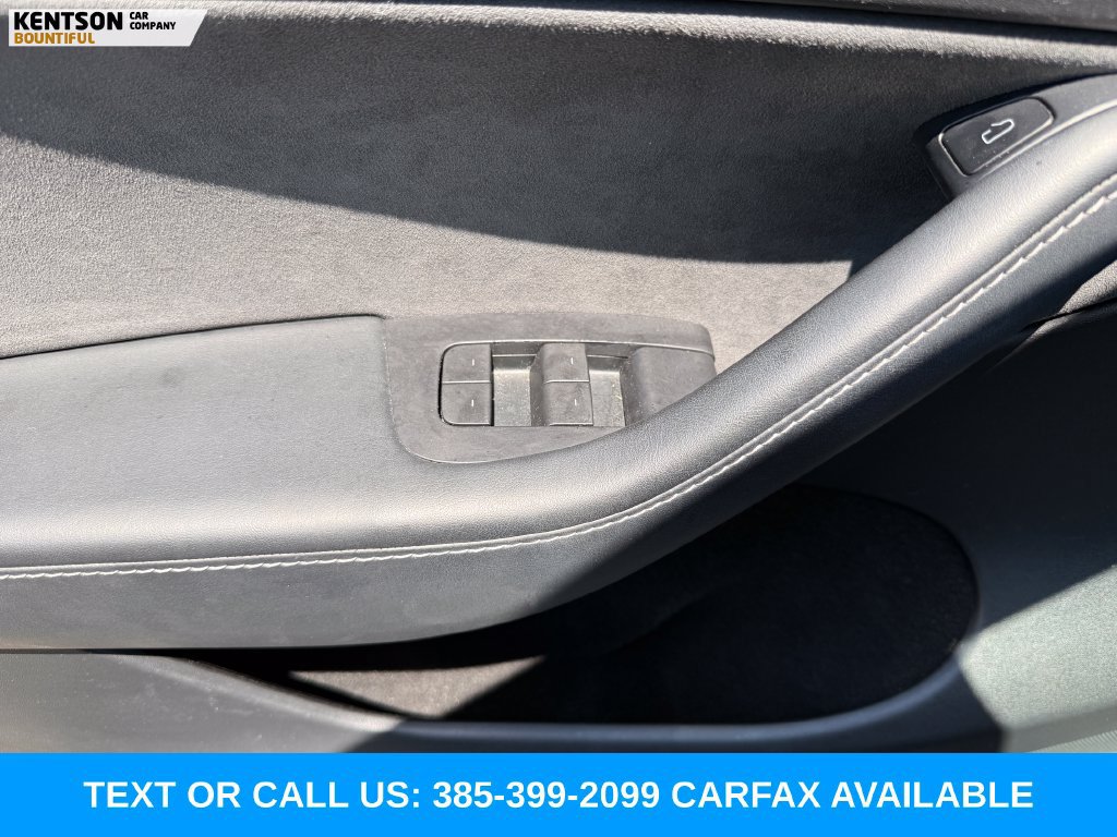 Used 2022 Tesla Model Y Performance AWD/4WD image 16