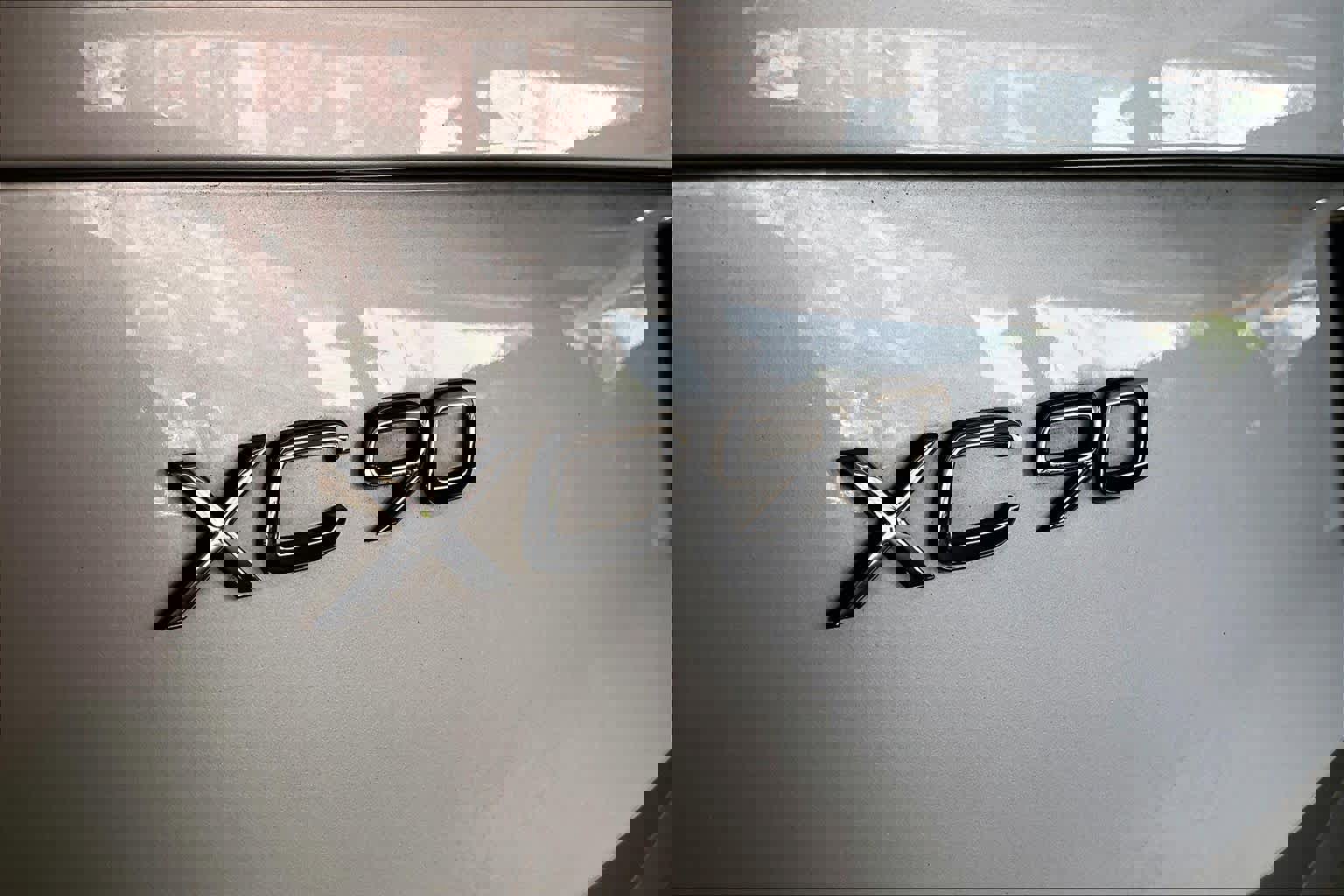 Used 2018 Volvo XC90 T6 Momentum w/ Convenience Package AWD/4WD image 9