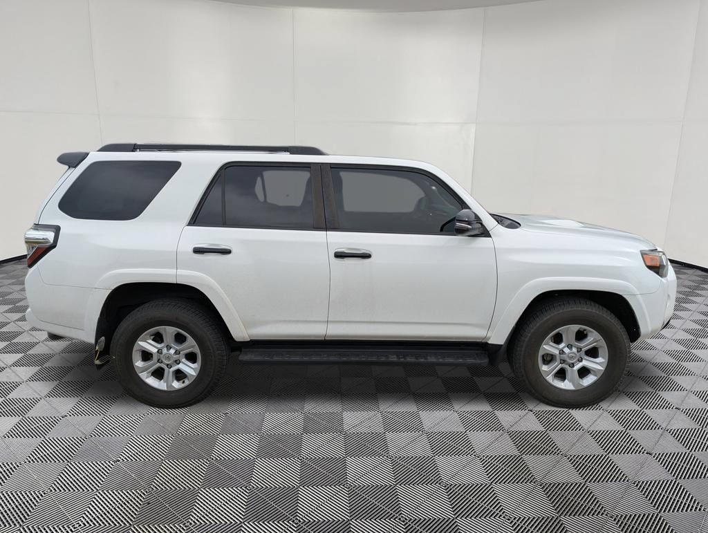 Used 2021 Toyota 4Runner Venture w/ Moonroof Package AWD/4WD image 10