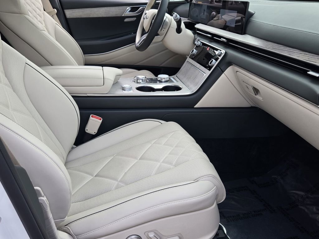 Used 2025 Genesis GV80 3.5T Prestige AWD/4WD image 16