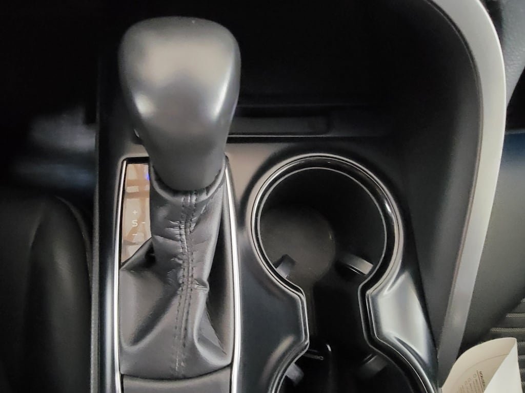 Used 2018 Toyota Camry SE FWD image 18