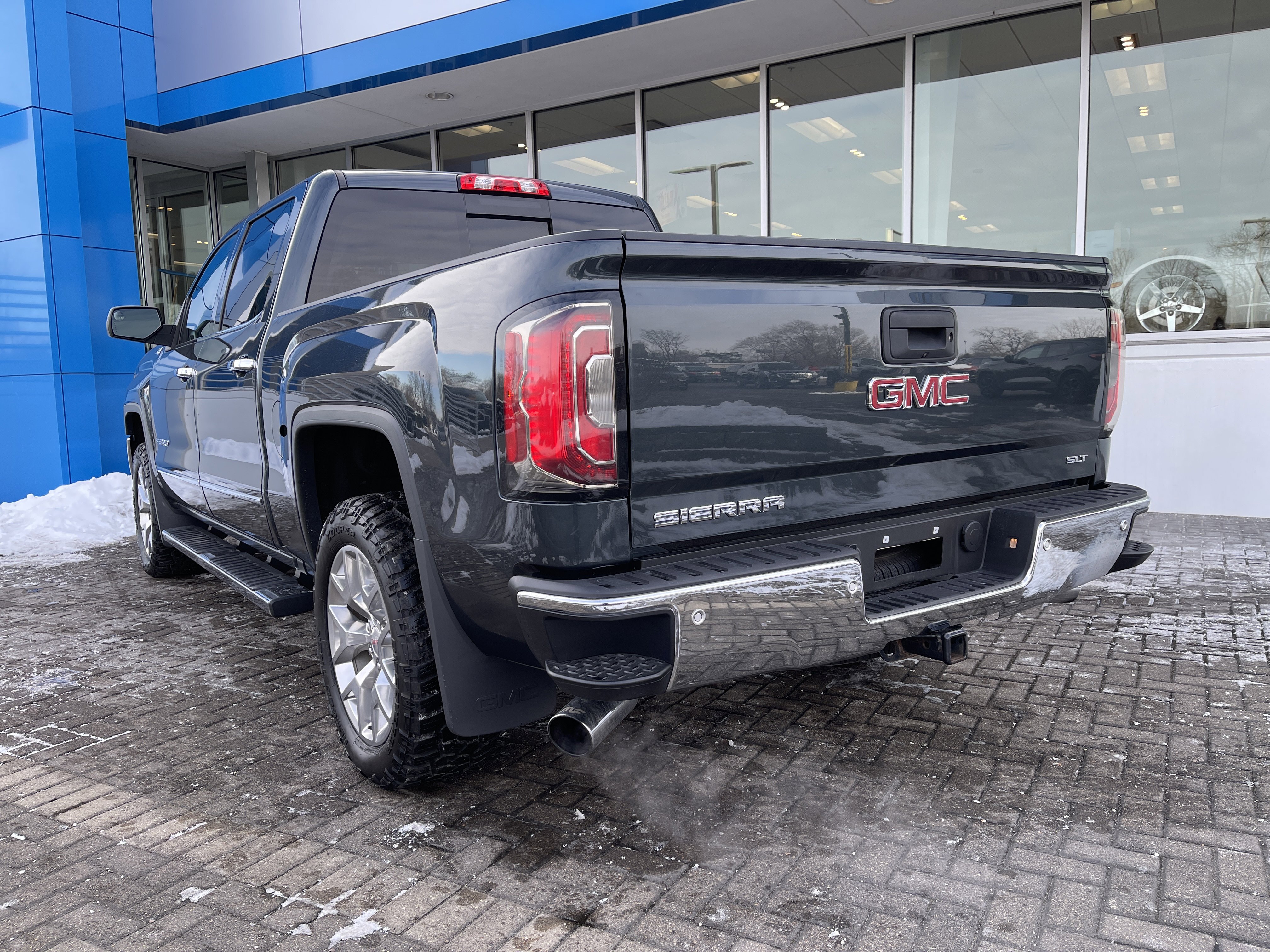Used 2018 GMC Sierra 1500 SLT w/ SLT Premium Package image 3