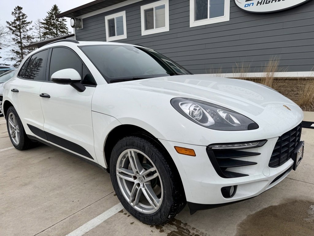 Used 2018 Porsche Macan image 2