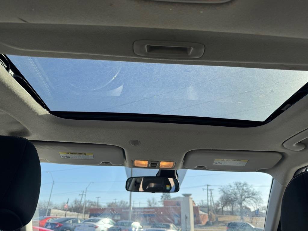 Used 2023 Hyundai Venue SEL image 21