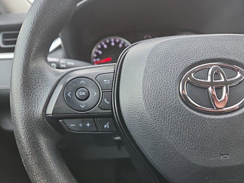 Used 2021 Toyota RAV4 LE image 27