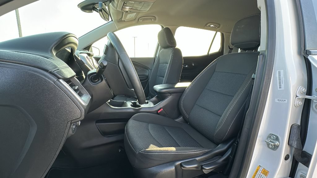 Used 2024 GMC Terrain SLE FWD image 4