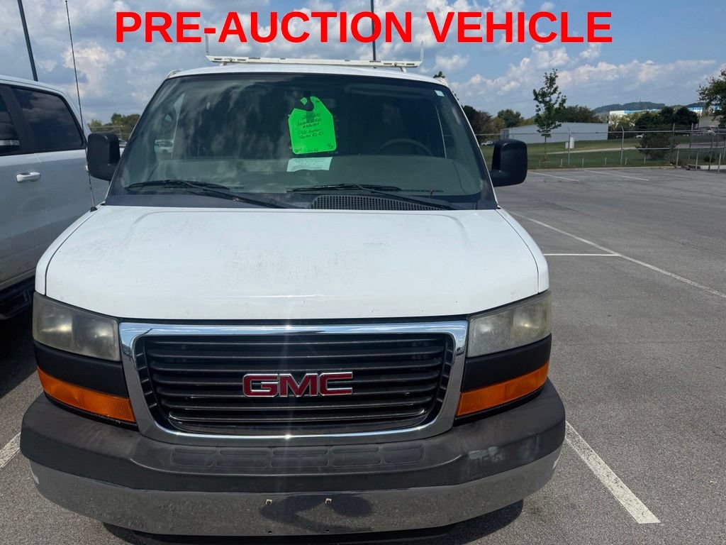 Used 2014 GMC Savana 2500 RWD image 2