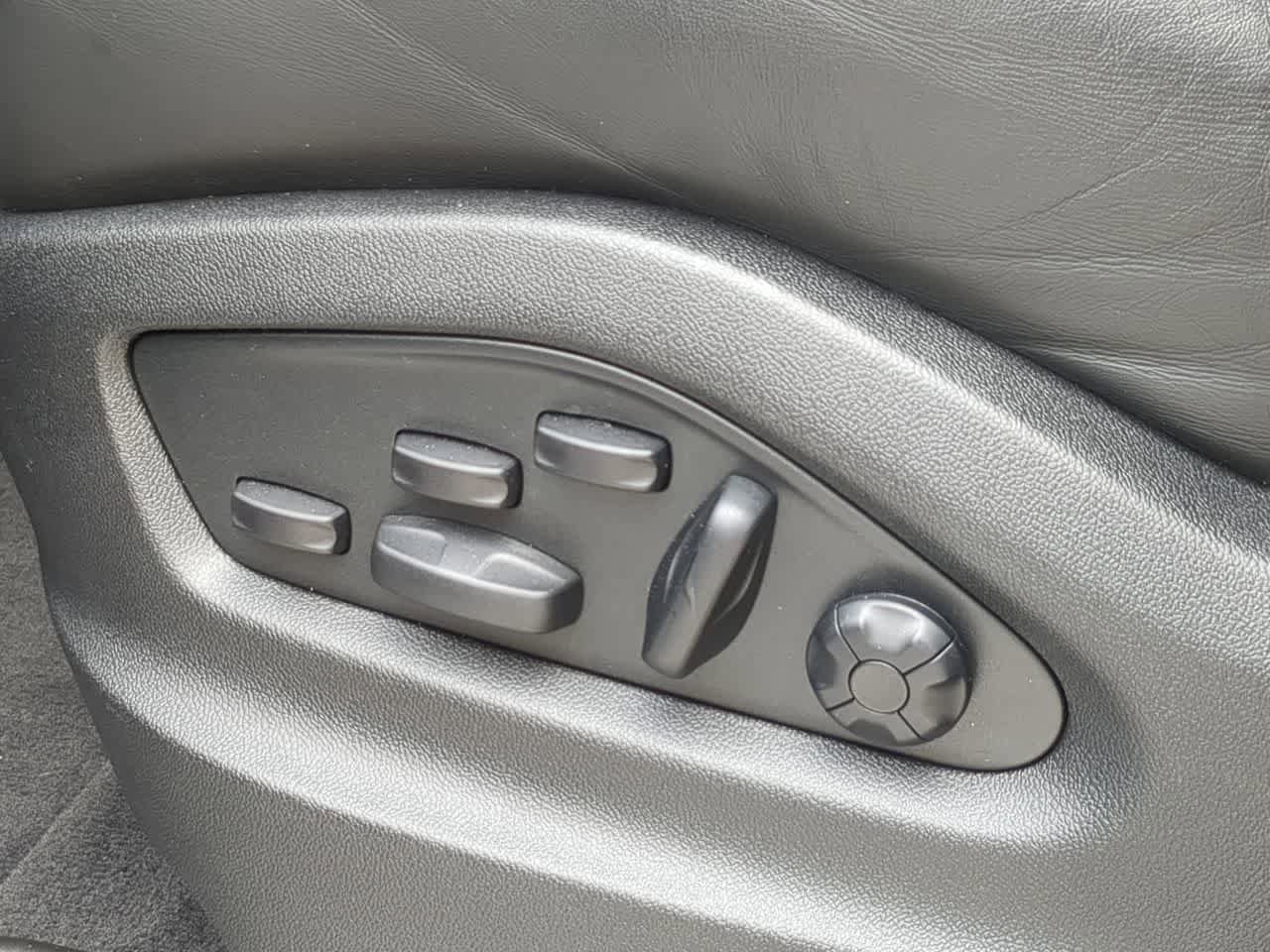 Used 2023 Porsche Cayenne Turbo AWD/4WD image 17