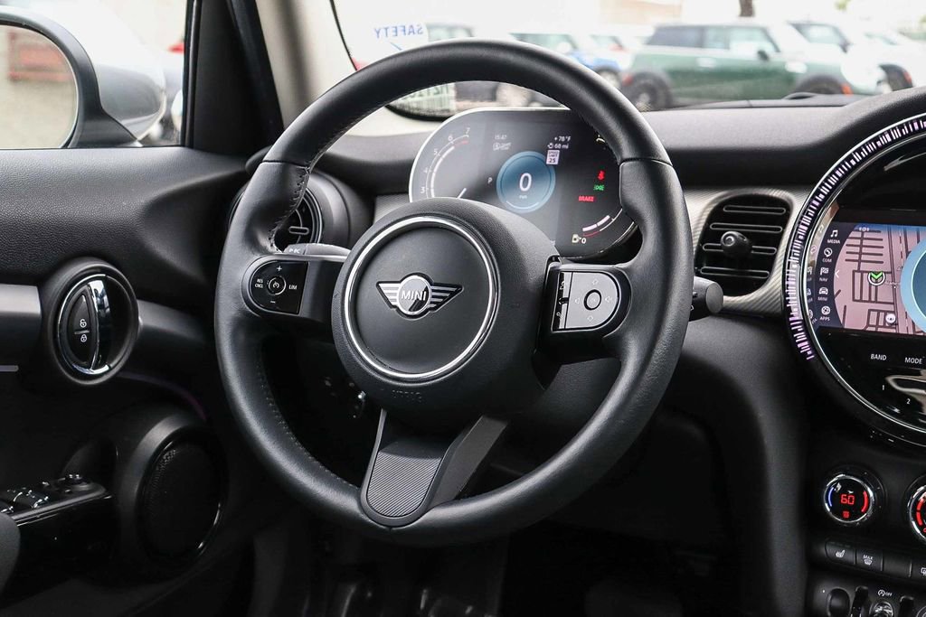 Used 2024 MINI Cooper 4-Door Hardtop image 19