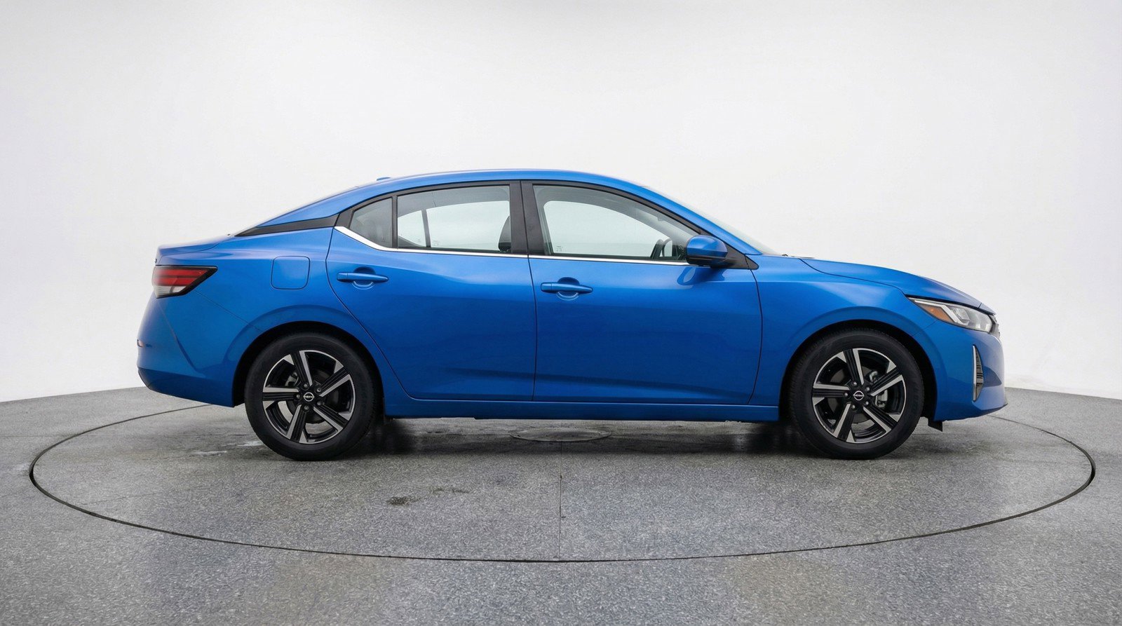 Used 2025 Nissan Sentra SV FWD image 11