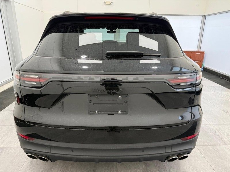 Certified 2023 Porsche Cayenne S image 6