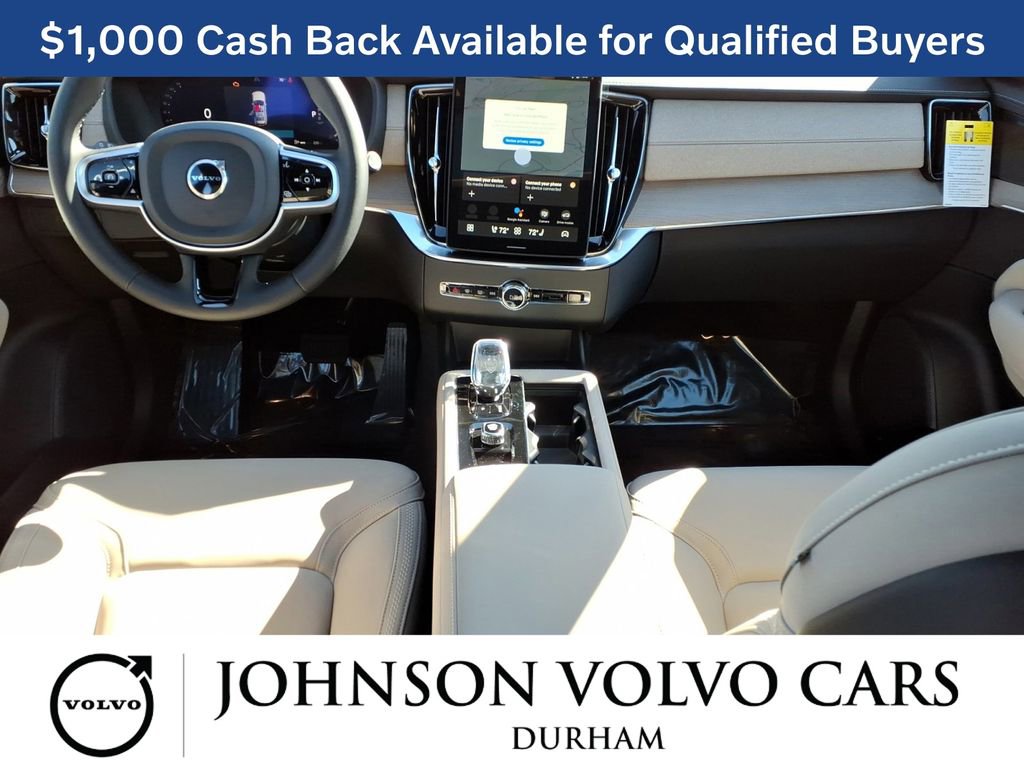 New 2026 Volvo XC90 B6 Plus w/ Protection Package Premier image 7