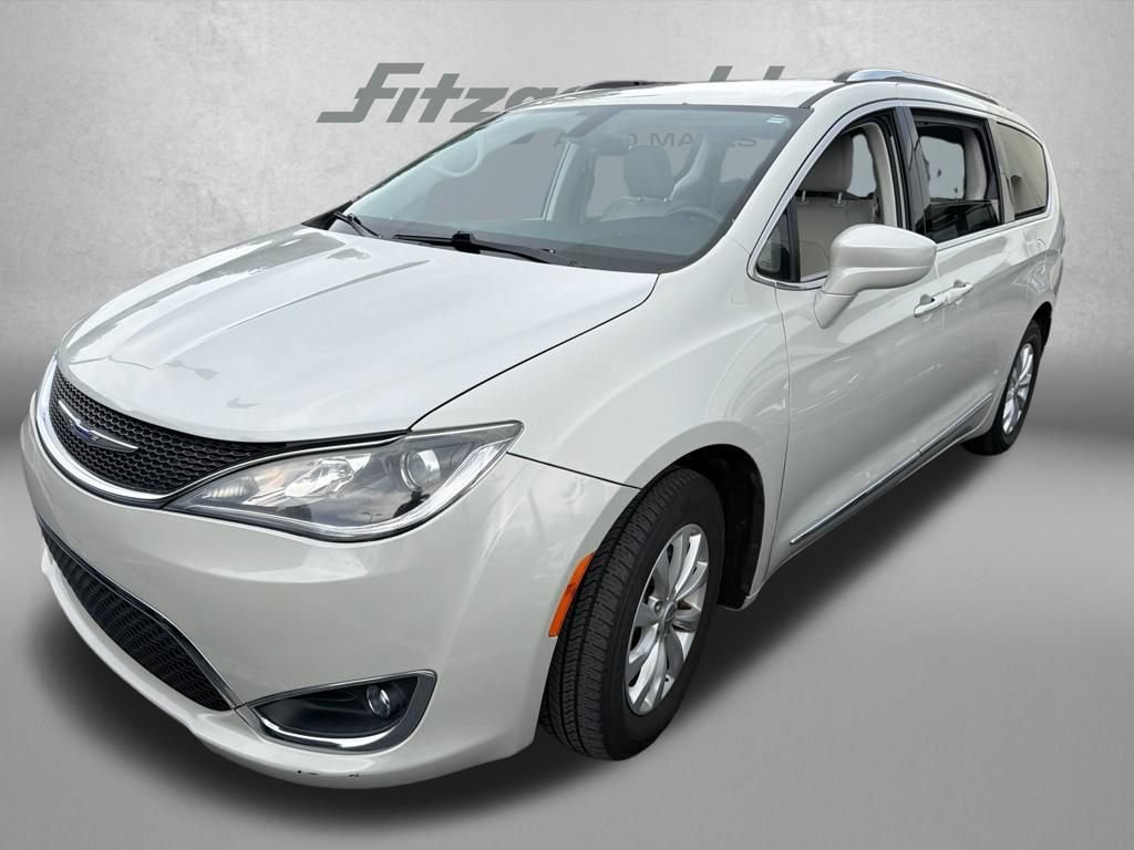 Used 2019 Chrysler Pacifica Touring-L FWD 360° Tour