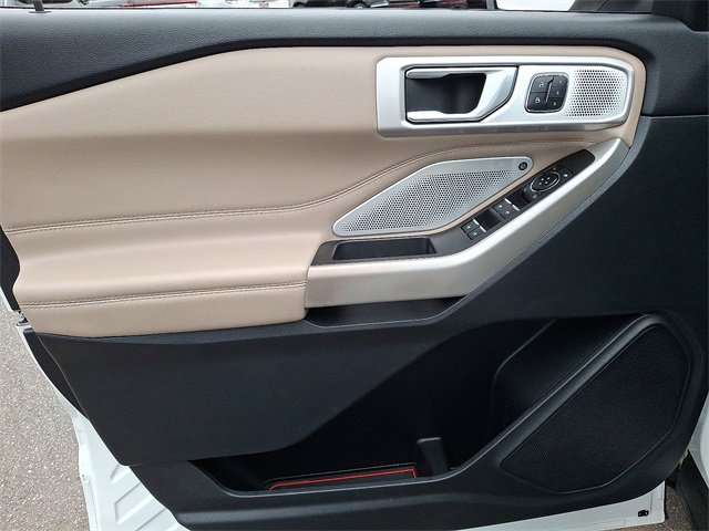 Used 2022 Ford Explorer Limited w/ Limited Technology Package image 12