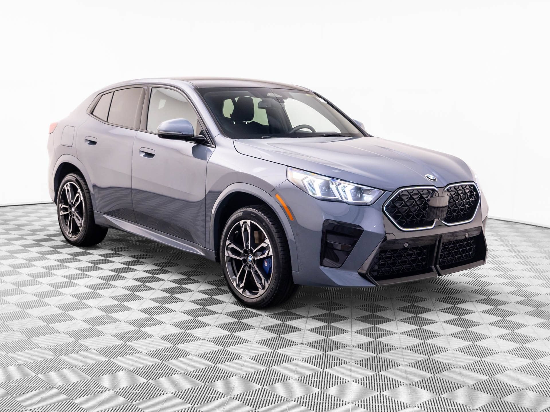 Certified 2025 BMW X2 xDrive28i AWD/4WD image 7