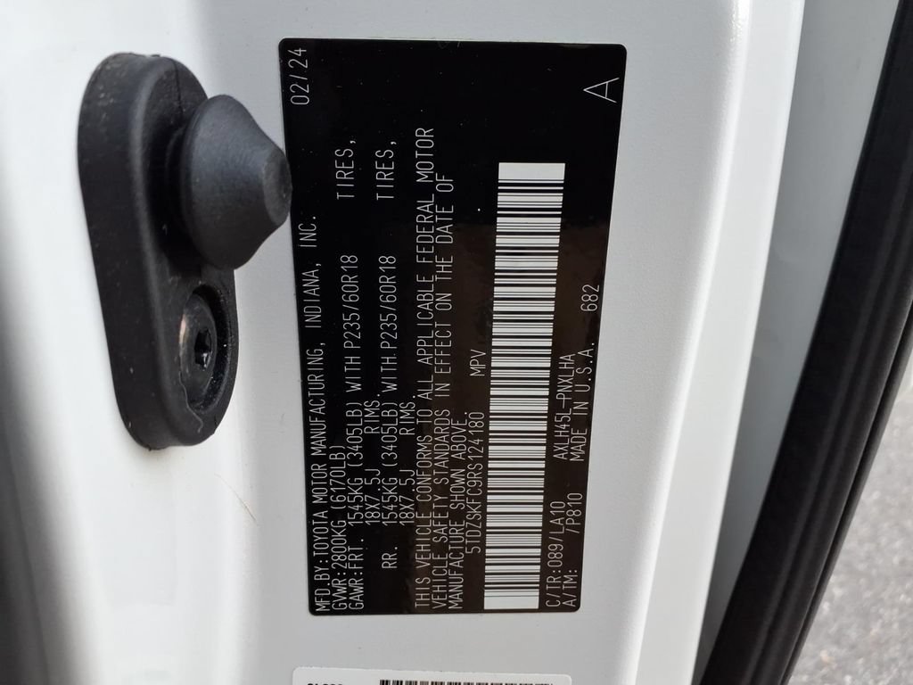 Used 2024 Toyota Sienna Limited AWD/4WD image 34