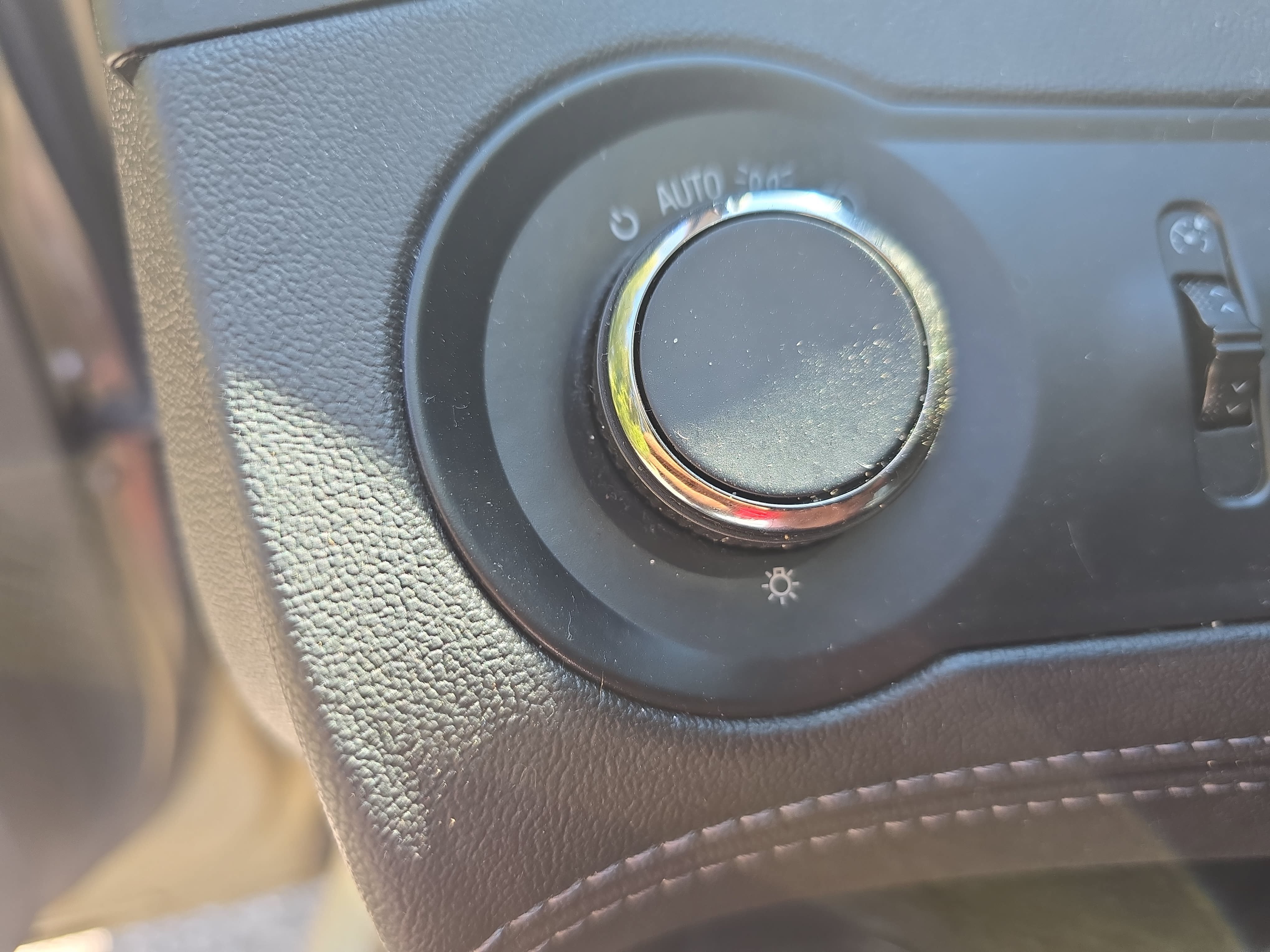 Used 2015 Buick LaCrosse Leather FWD image 24