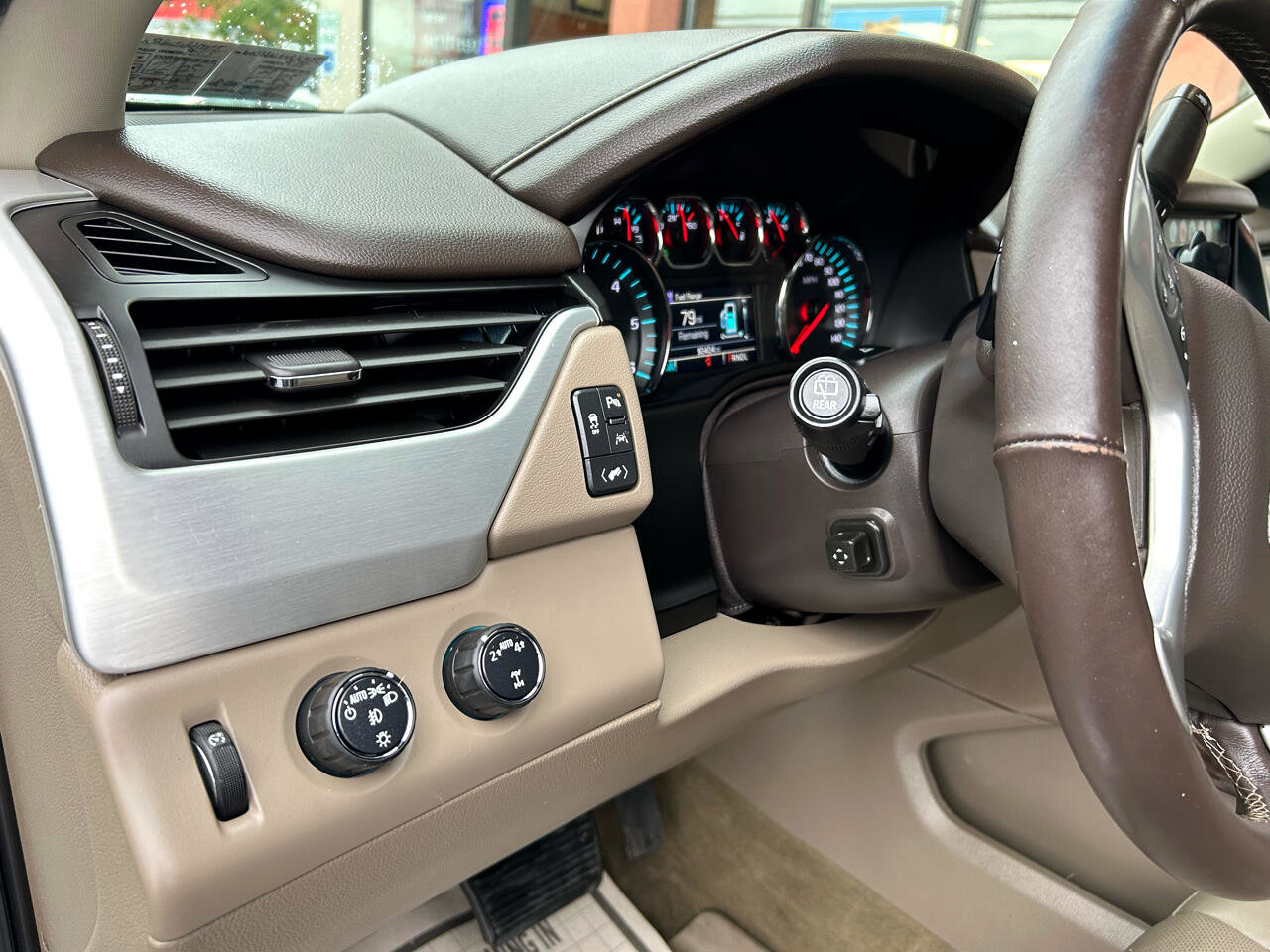 Used 2017 GMC Yukon SLT w/ Premium Edition image 12