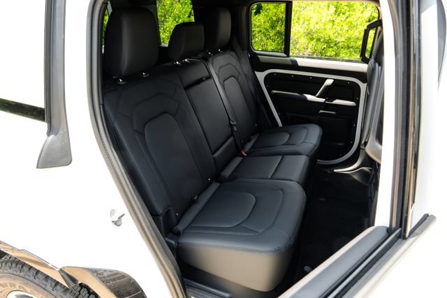 New 2026 Land Rover Defender 110 X-Dynamic SE AWD/4WD image 43