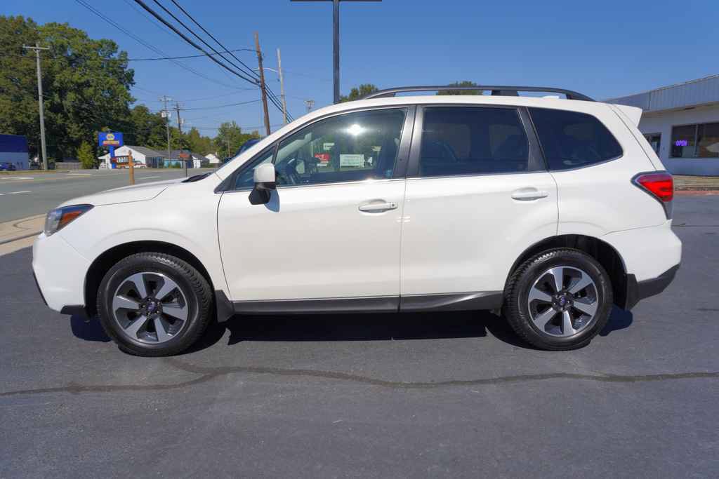 Used 2018 Subaru Forester 2.5i Limited AWD/4WD image 2