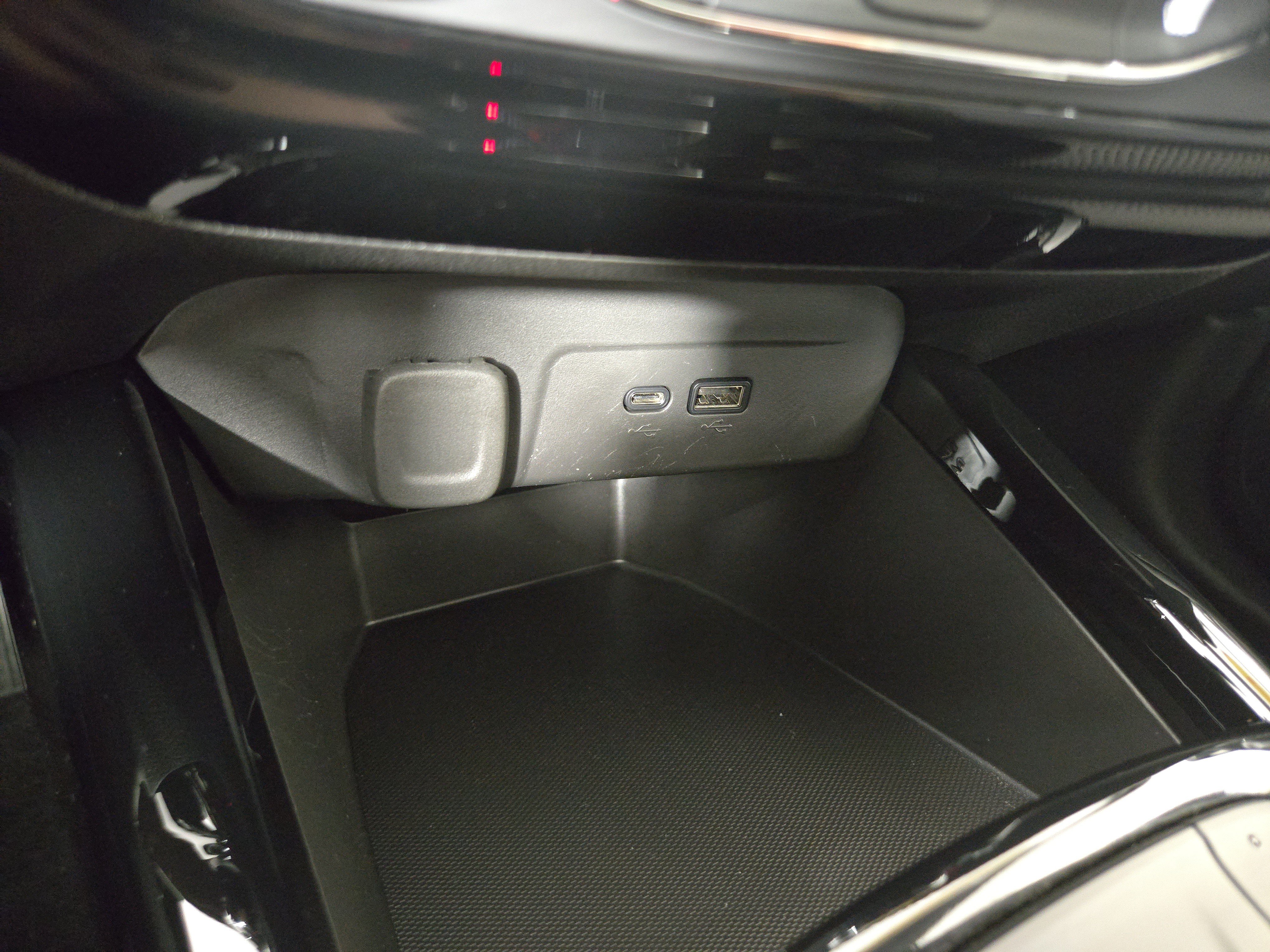 Used 2025 Chevrolet Trax LT w/ Driver Confidence Package FWD image 27
