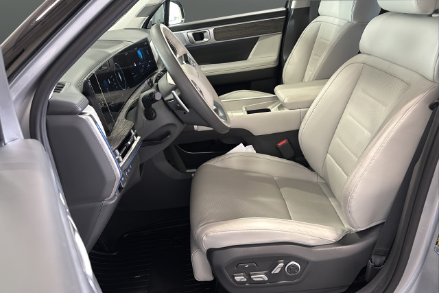 Used 2025 Hyundai Santa Fe Calligraphy AWD/4WD image 9