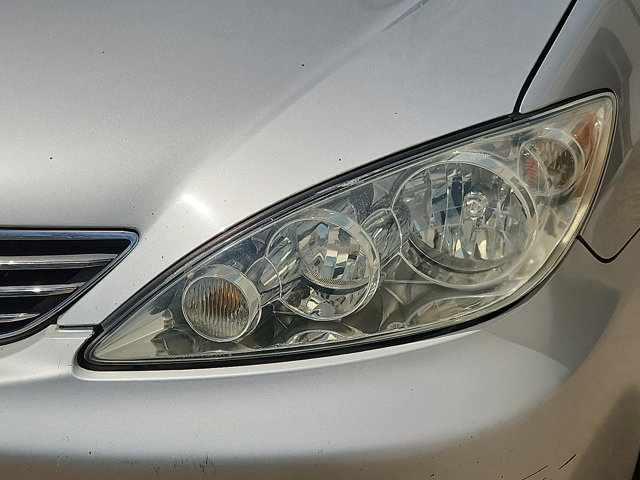 Used 2005 Toyota Camry XLE FWD image 12