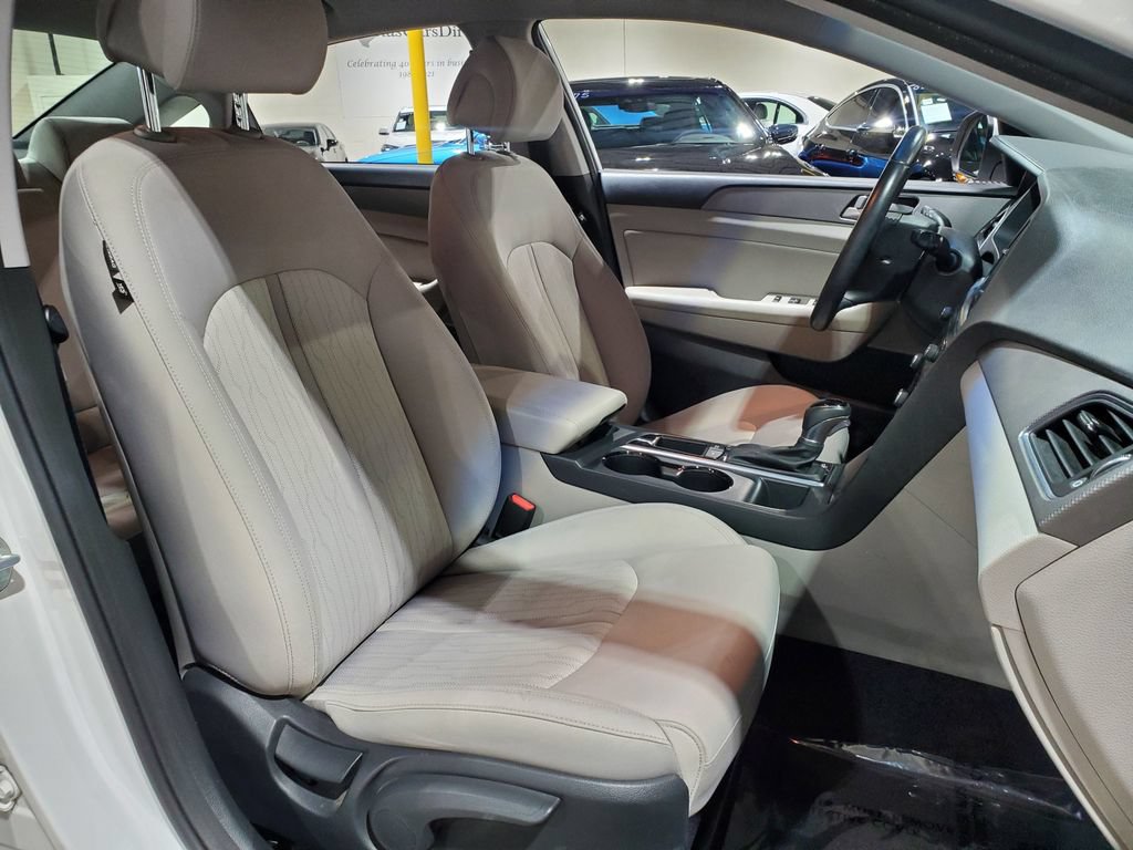 Used 2016 Hyundai Sonata Plug-In Hybrid FWD image 14