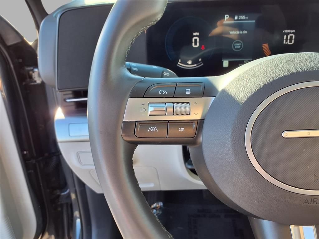 Used 2025 Hyundai Kona SEL image 11