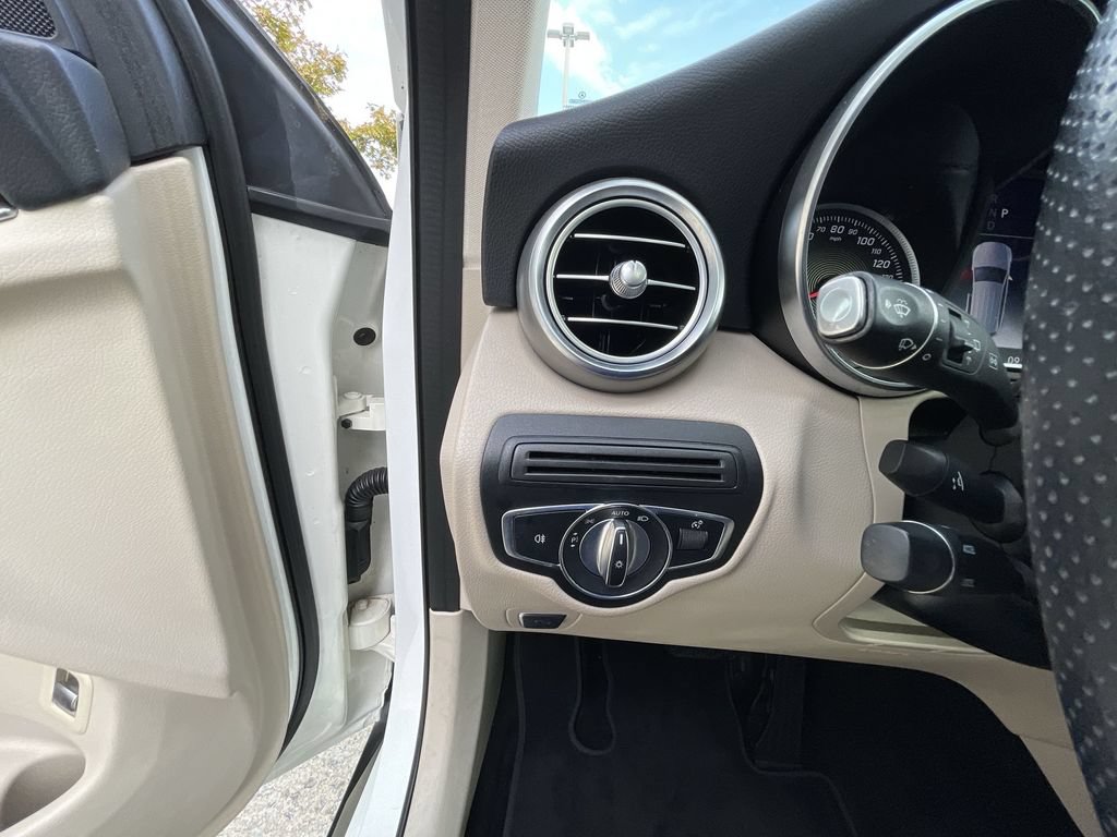 Used 2019 Mercedes-Benz GLC 300 image 17
