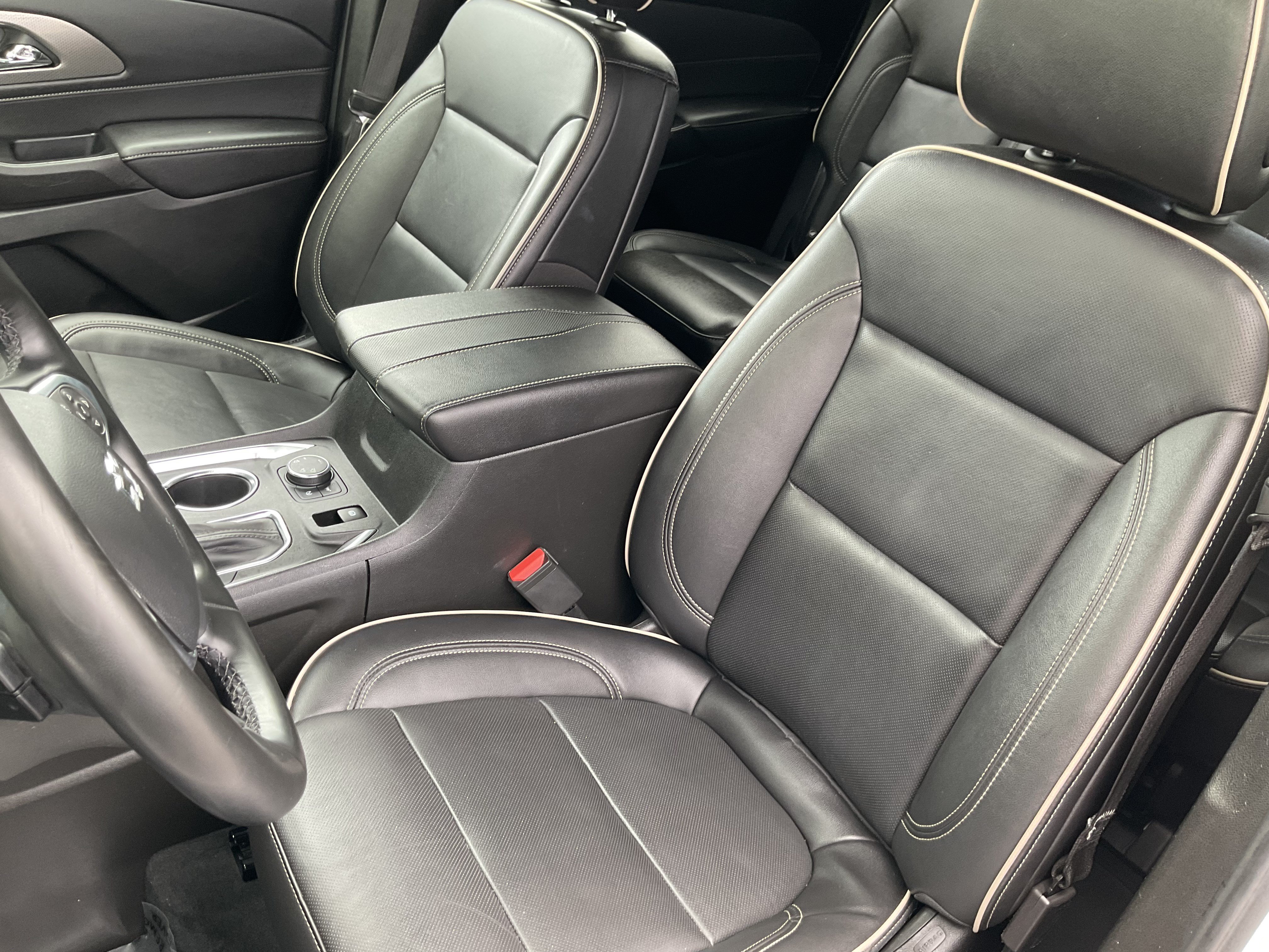Used 2023 Chevrolet Traverse Premier w/ Redline Edition AWD/4WD image 36