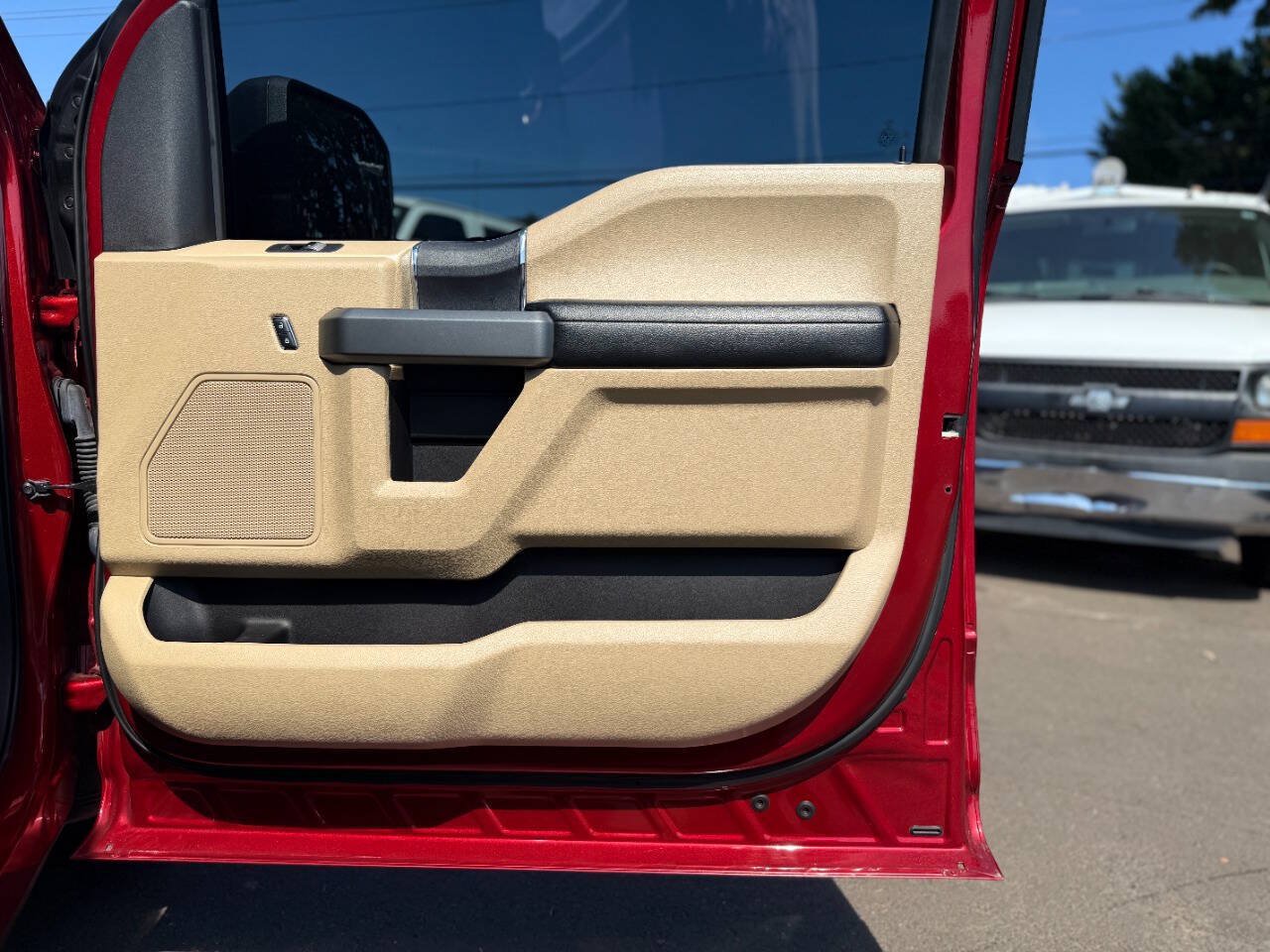 Used 2018 Ford F150 XLT w/ Equipment Group 301A Mid RWD image 32