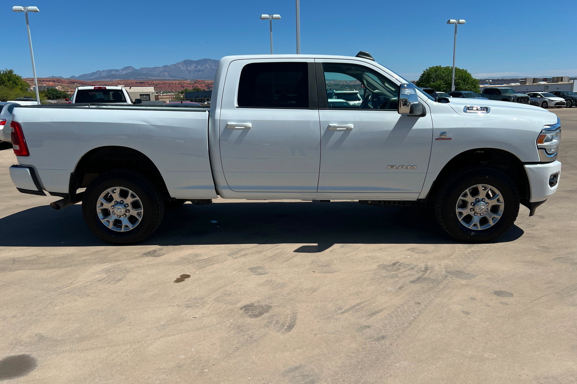 Used 2024 RAM 2500 Laramie AWD/4WD image 6