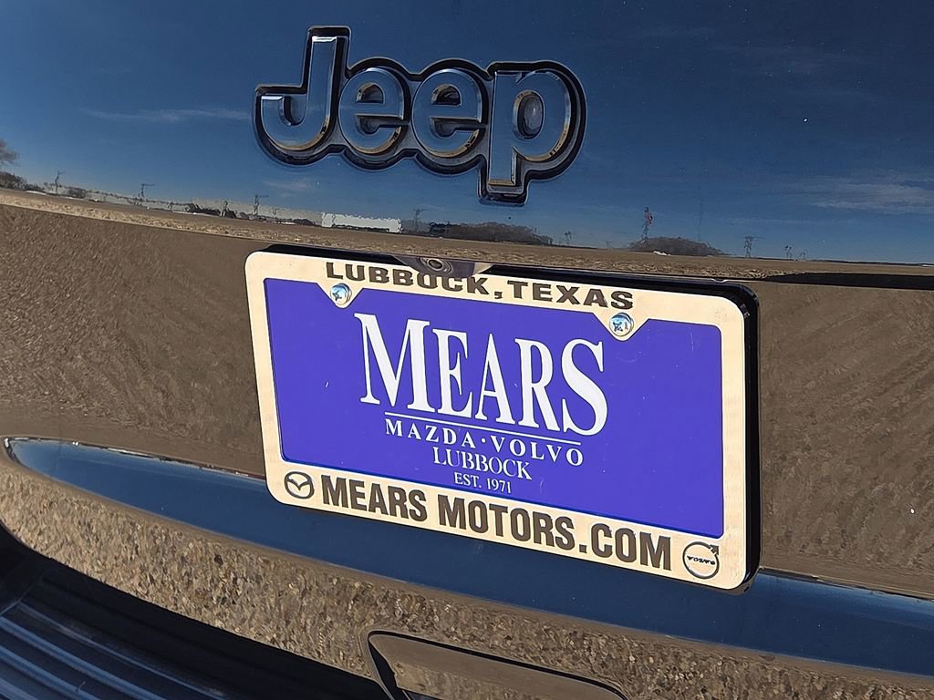 Used 2020 Jeep Grand Cherokee Altitude image 12