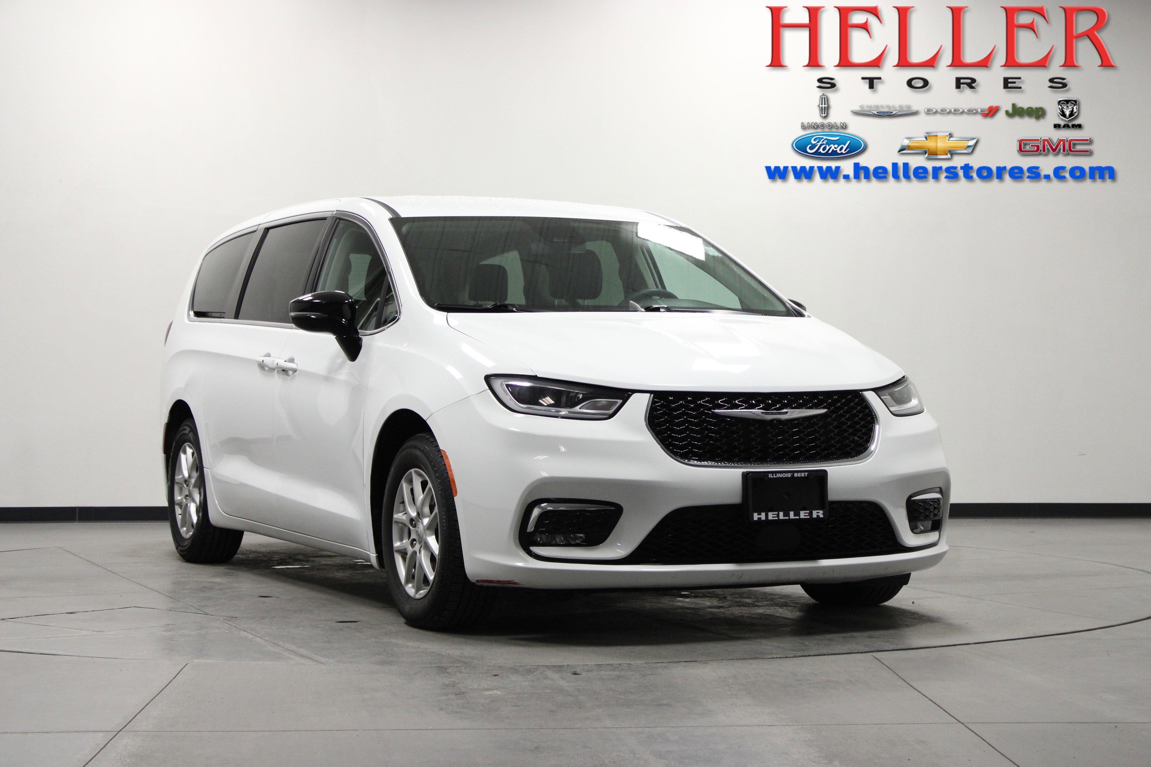 Used 2024 Chrysler Pacifica Touring-L
