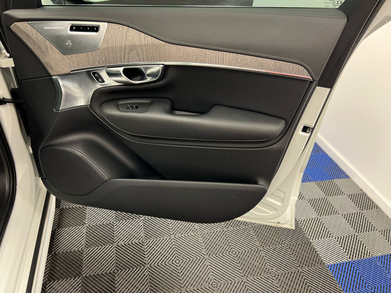 Used 2022 Volvo XC90 T6 Inscription w/ Advanced Package image 15